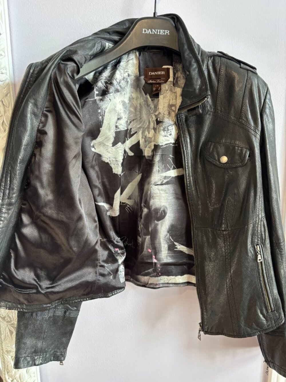 Danier Moto Leather Jacket Size Large - Picture 5 of 9